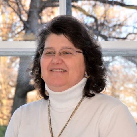 Carolyn Krause headshot